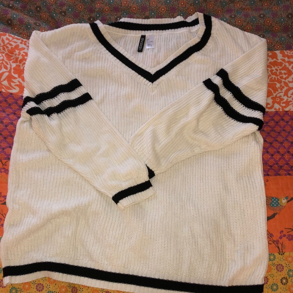 h&m oversized v neck sweater
